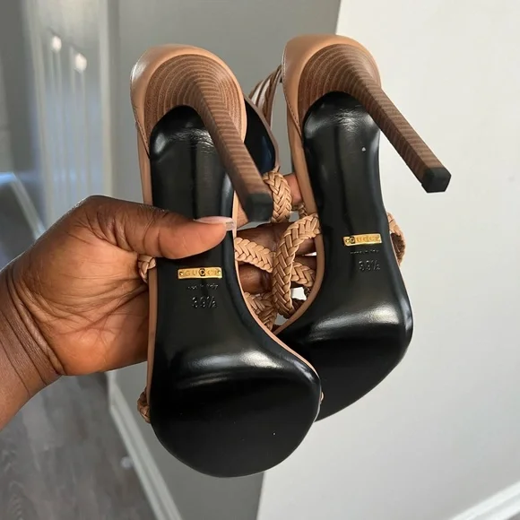 - Gucci ankle strap heels - Picture 3 of 6